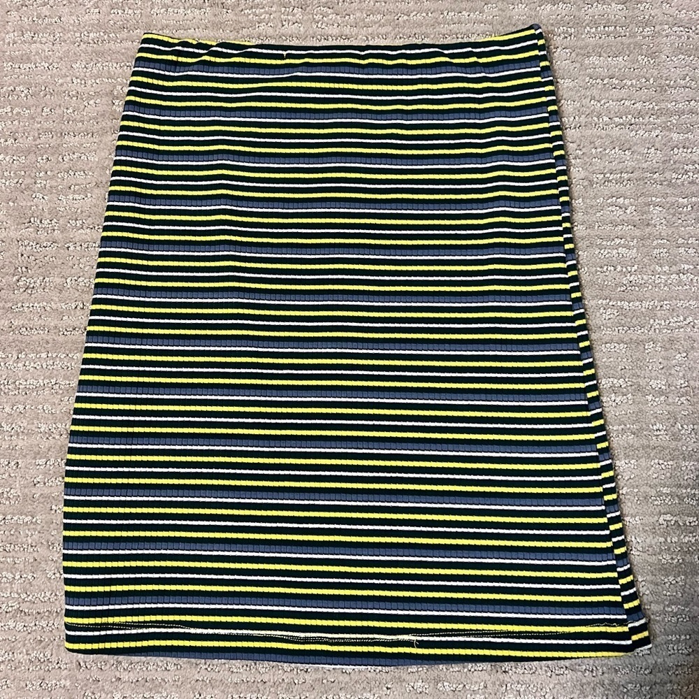 Olivaceous Striped Ribbed Lined Knit Skirt Size: M - Picture 3 of 4